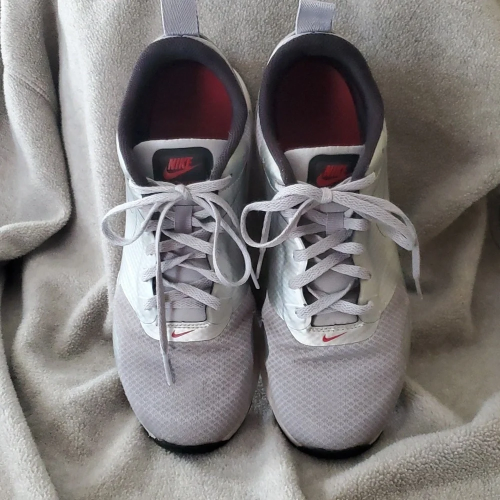 Nike Air Max Tavas Women's, 916791-003 - Picture 2 of 8